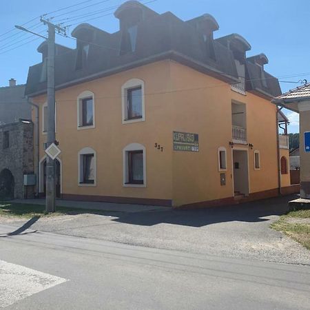 Apartmanovy Dom Magda Vrbov Exteriér fotografie